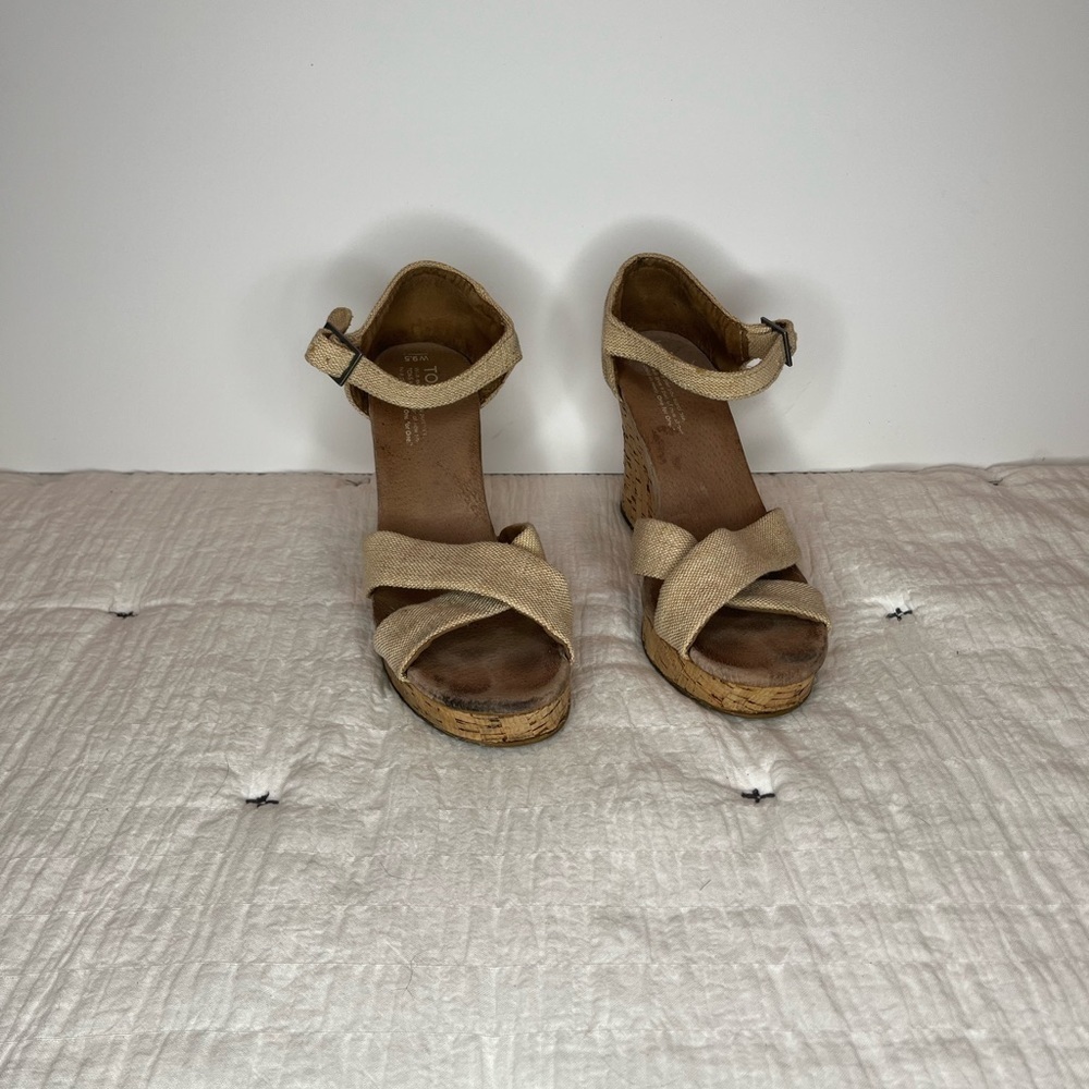 Toms Wedges Tan Size 9.5 - Picture 2 of 6
